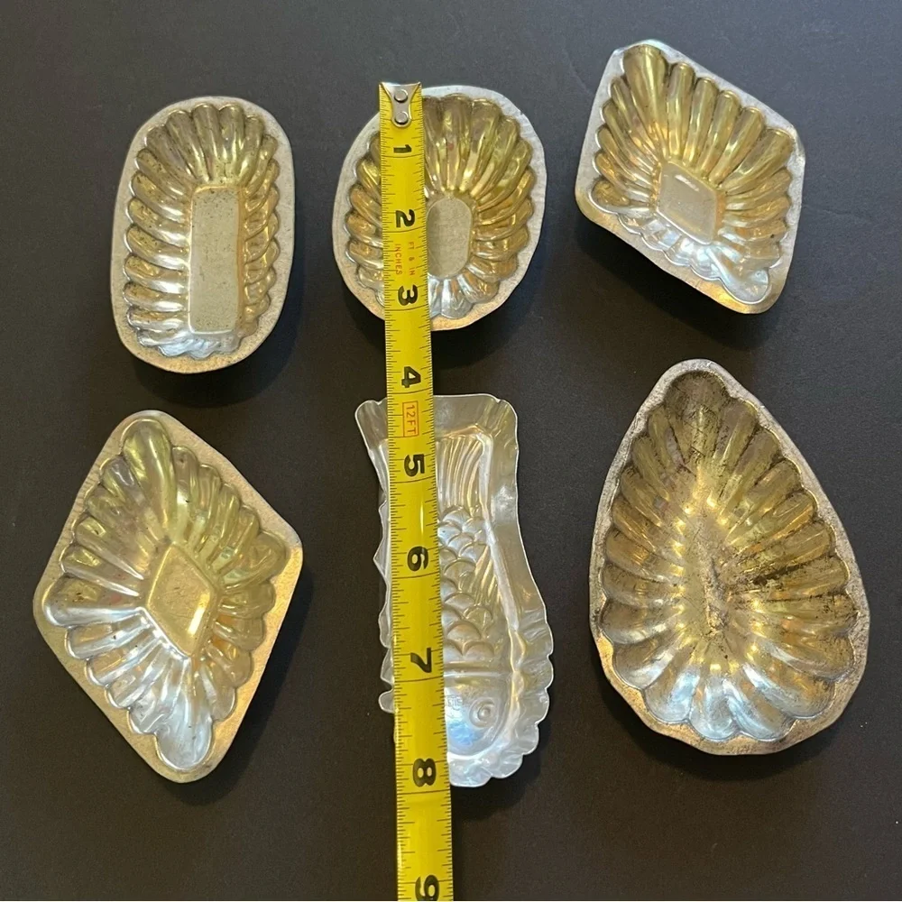 Lot 6 Mixed Vintage Mini Aluminum Tart Cake Cookie Pans Molds Soaps Crafts Choc
